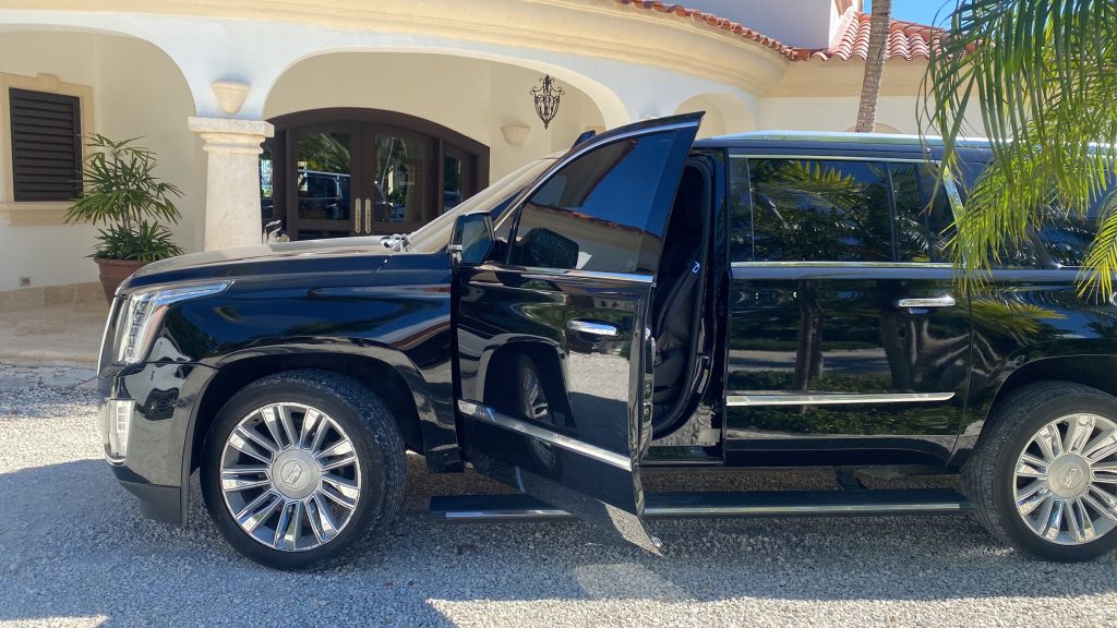 Cadillac Escalade Premium, SUV de lujo para traslados privados al aeropuerto