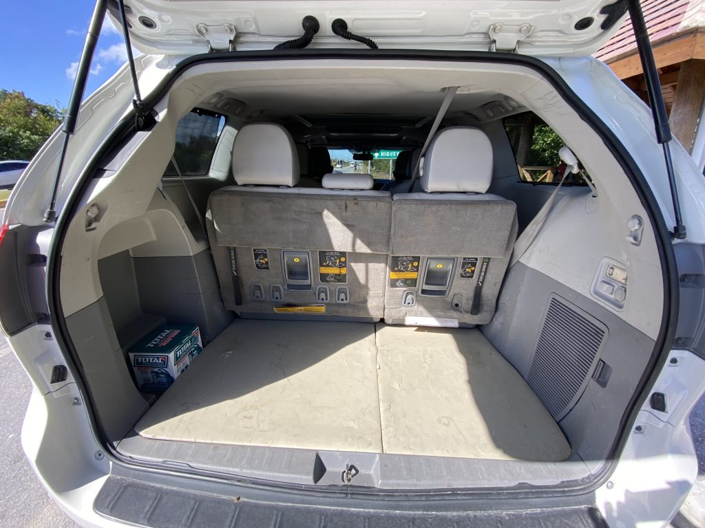 Minivan Vanette, vehículo cómodo para traslados privados